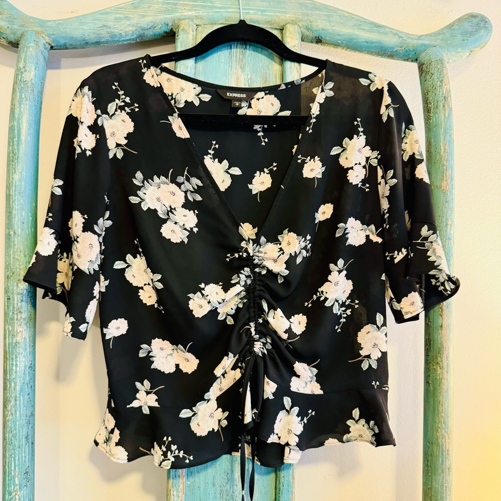 Express crop waist floral blouse